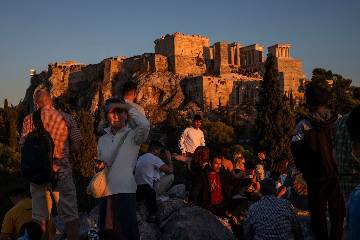residents worried athens front threat